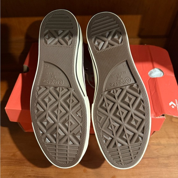 BNWT Converse - Picture 4 of 6